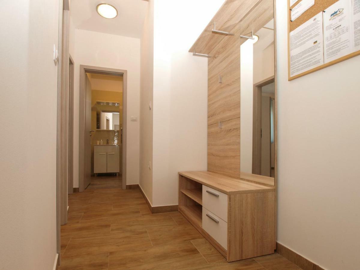 4 Stars Apartments-Pikula Фажана Екстер'єр фото