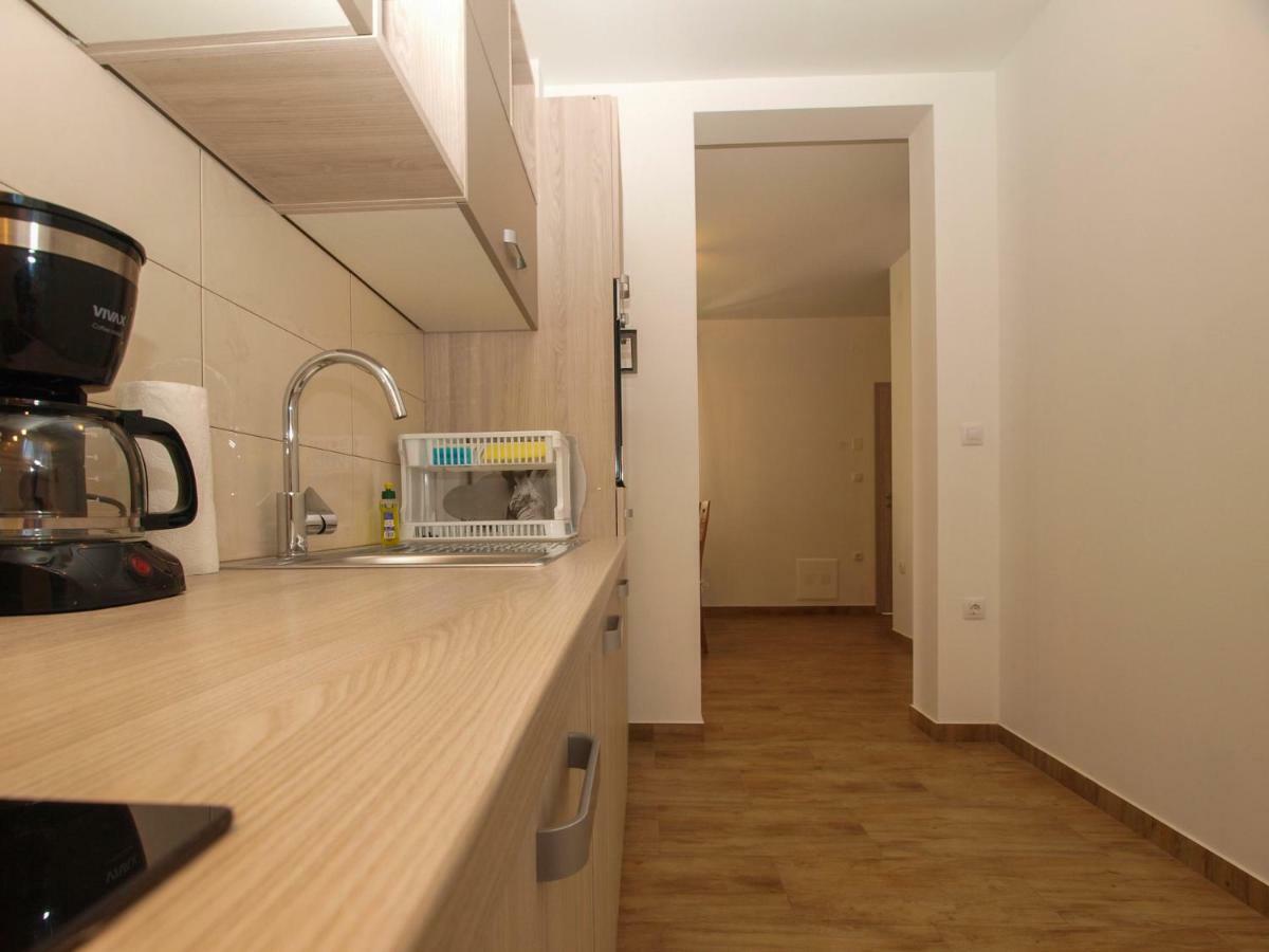 4 Stars Apartments-Pikula Фажана Екстер'єр фото