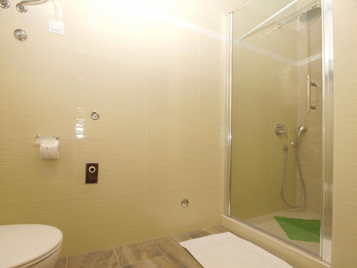 4 Stars Apartments-Pikula Фажана Екстер'єр фото